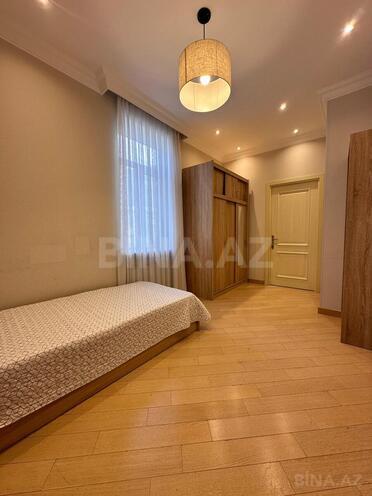 Продаётся 2-комн. вторичка 45 м², м. Элмляр Академиясы, photo 10 from 17