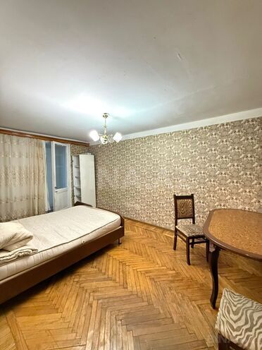 Продаётся 1-комн. вторичка 35 м², м. Нефтчиляр, photo 3 from 9