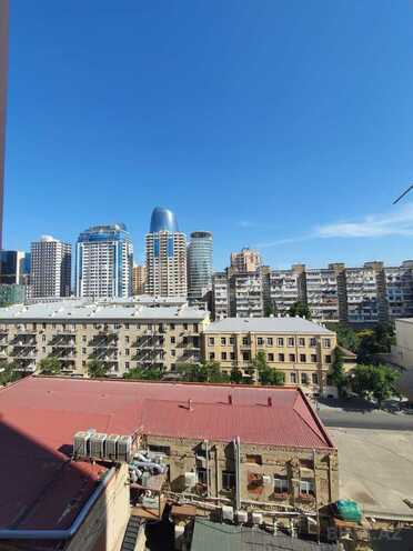 İcarəyə verilir 4 otaqlı yeni tikili 192 m², 28 May m., photo 21 from 32