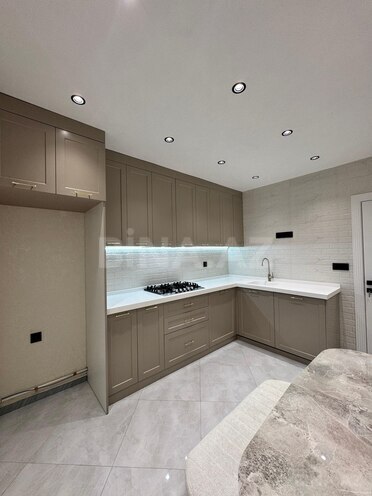 Продаётся 2-комн. вторичка 67 м², м. Ази Асланов, photo 7 from 16