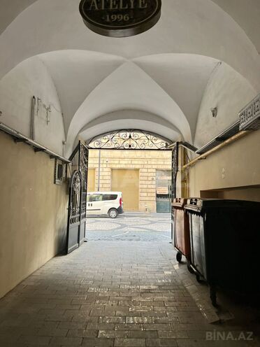 Satılır 3 otaqlı köhnə tikili 65 m², Sahil m., photo 8 from 26