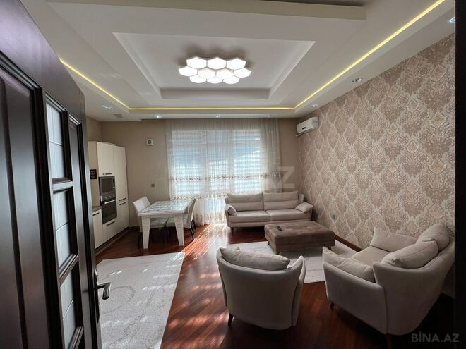 Сдаётся 3-комн. новостройка 120 м², м. Низами, photo 1 from 12