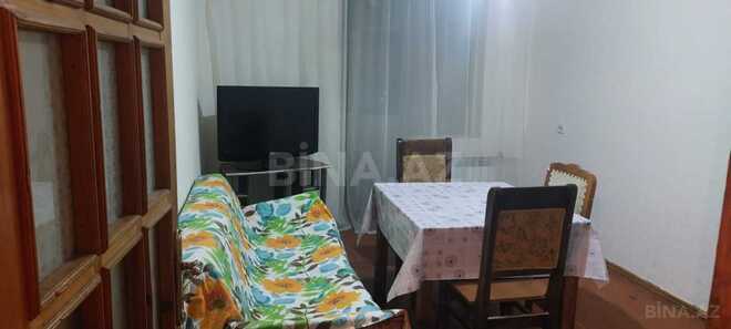 Продаётся 1-комн. вторичка 30 м², м. Нефтчиляр, photo 1 from 8