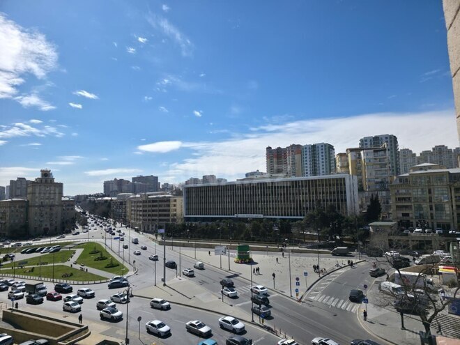 Продаётся 3-комн. вторичка 65 м², м. Низами, photo 18 from 19