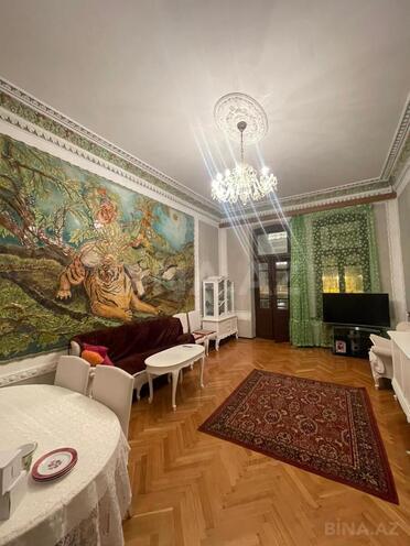 Satılır 4 otaqlı köhnə tikili 105 m², Sahil m., photo 3 from 17