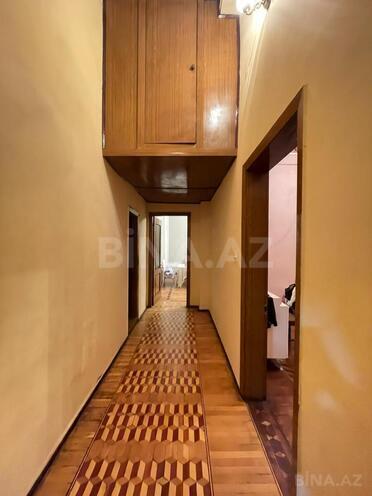 Satılır 4 otaqlı köhnə tikili 105 m², Sahil m., photo 14 from 17
