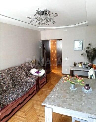Продаётся 3-комн. вторичка 75 м², м. Нариман Нариманов, photo 1 from 10