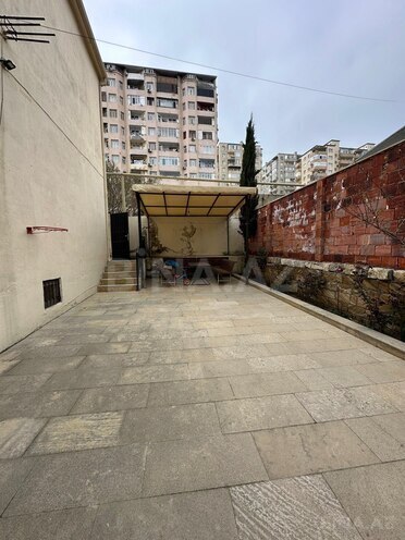 Продаётся 9-комн. дом/дача 320 м², м. Иншаатчылар, photo 1 from 32