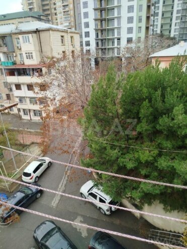 Satılır 1 otaqlı köhnə tikili 35 m², Nizami m., photo 1 from 9