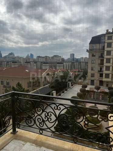 Сдаётся 3-комн. новостройка 135 м², Хатаинский р., photo 1 from 13