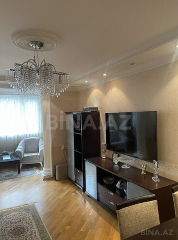 Продаётся 3-комн. вторичка 80 м², м. Низами, photo 3 from 12