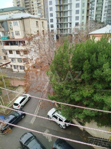 Продаётся 1-комн. вторичка 30 м², м. Низами, photo 4 from 10