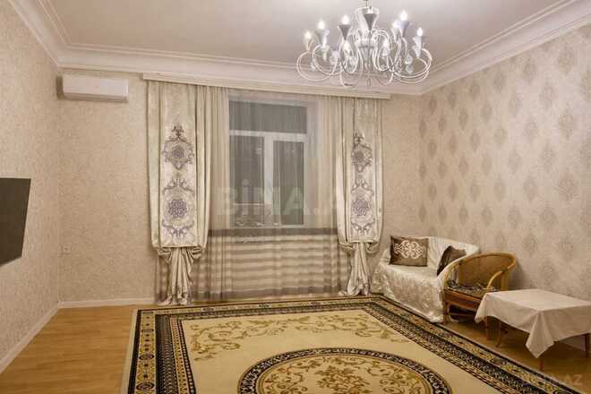 Сдаётся 2-комн. вторичка 70 м², м. Нариман Нариманов, photo 1 from 12