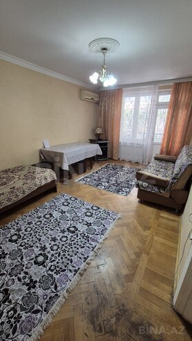 Продаётся 1-комн. вторичка 30 м², м. Элмляр Академиясы, photo 1 from 9