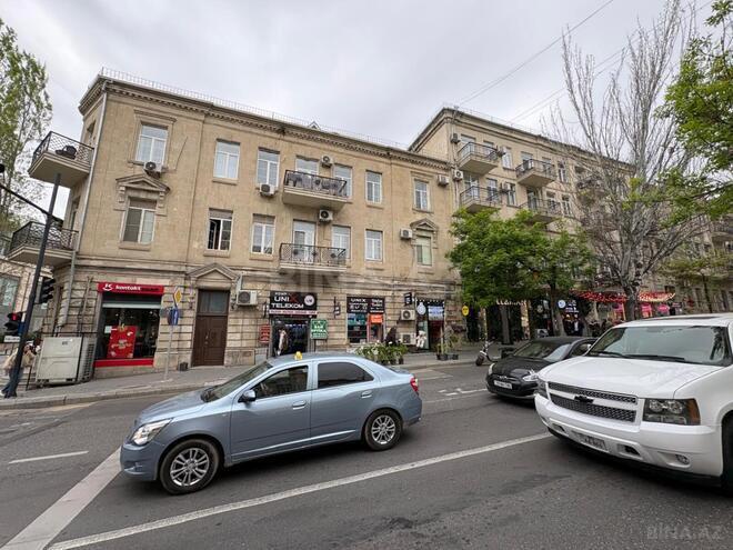 Satılır 4 otaqlı köhnə tikili 85 m², 28 May m., photo 3 from 10