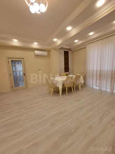 Сдаётся 3-комн. новостройка 126 м², м. Кара Караев, photo 1 from 28