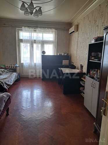 Satılır 2 otaqlı köhnə tikili 65 m², Elmlər Akademiyası m., photo 1 from 16