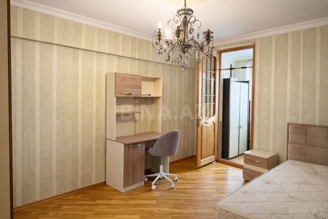 Satılır 3 otaqlı köhnə tikili 100 m², Nərimanov r., photo 10 from 13