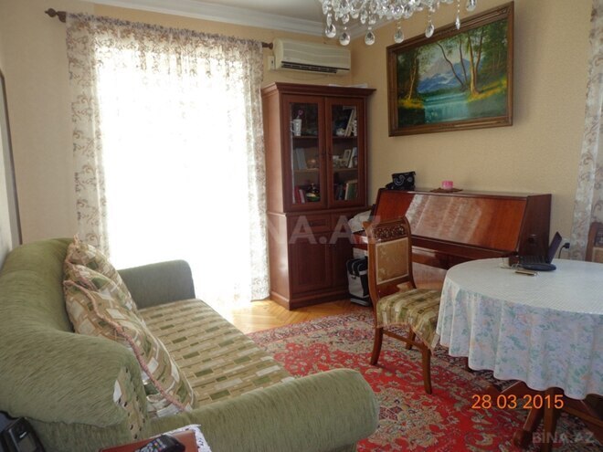 Satılır 1 otaqlı köhnə tikili 30 m², İnşaatçılar m., photo 4 from 8