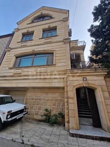 Satılır 8 otaqlı həyət evi/bağ evi 450 m², Gənclik m., photo 1 from 25
