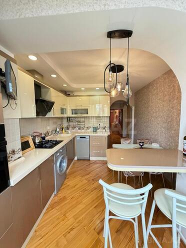 Продаётся 4-комн. вторичка 100 м², Хатаинский р., photo 10 from 19