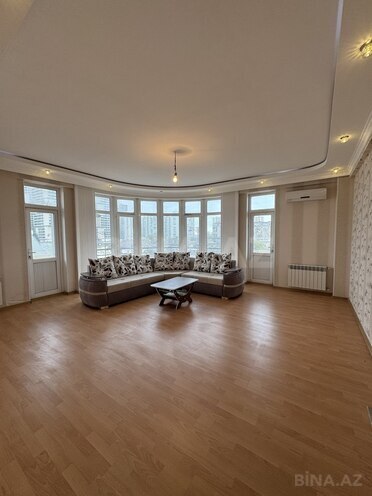Продаётся 3-комн. новостройка 145 м², м. Иншаатчылар, photo 1 from 11