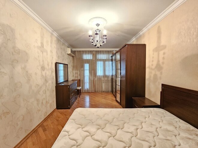 Satılır 2 otaqlı köhnə tikili 70 m², Azadlıq Prospekti m., photo 10 from 19