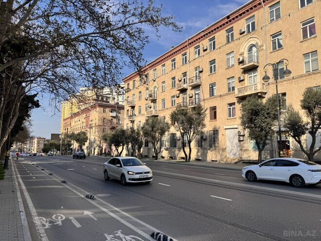 Satılır 3 otaqlı köhnə tikili 95 m², Elmlər Akademiyası m., photo 20 from 21