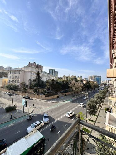 Satılır 3 otaqlı köhnə tikili 95 m², Elmlər Akademiyası m., photo 18 from 21