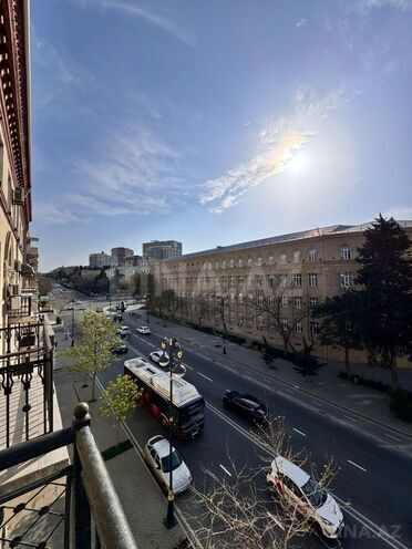 Satılır 3 otaqlı köhnə tikili 95 m², Elmlər Akademiyası m., photo 17 from 21