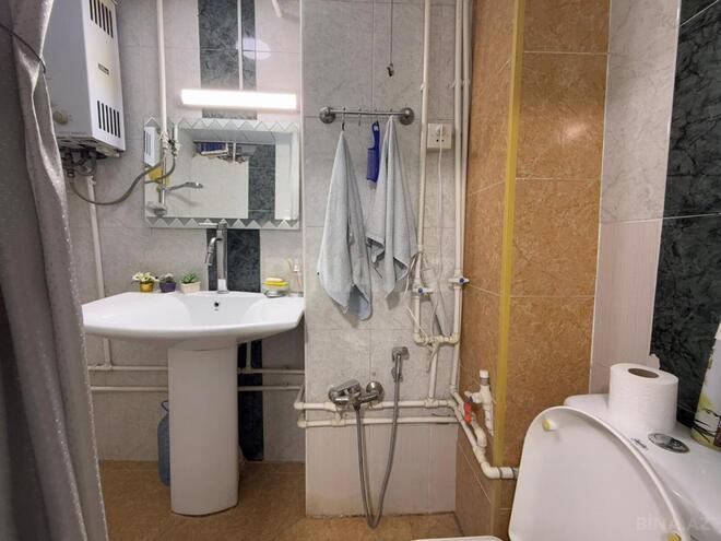 Satılır 3 otaqlı köhnə tikili 60 m², İnşaatçılar m., photo 14 from 16