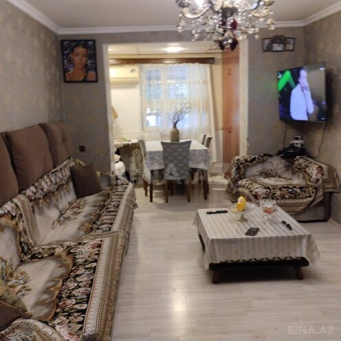Продаётся 3-комн. вторичка 75 м², м. Иншаатчылар, photo 1 from 10