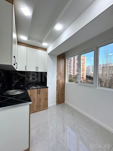 Продаётся 2-комн. вторичка 65 м², м. Ази Асланов, photo 1 from 14