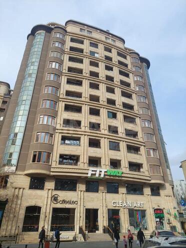 Продаётся 4-комн. новостройка 205 м², м. Низами, photo 1 from 6