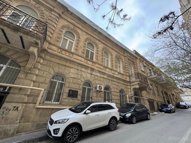 Продаётся 5-комн. вторичка 190 м², м. Ичеришехер, photo 1 from 25