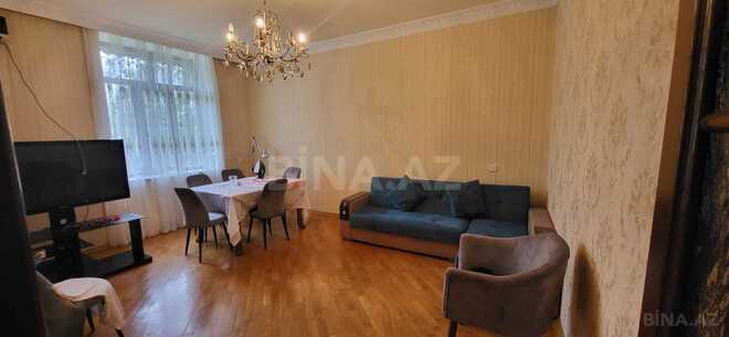 Satılır 2 otaqlı köhnə tikili 55 m², 28 May m., photo 1 from 10