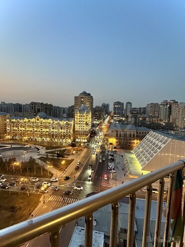 Сдаётся 4-комн. новостройка 230 м², м. Сахил, photo 1 from 31