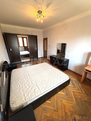 Сдаётся 4-комн. вторичка 100 м², м. Кара Караев, photo 8 from 12