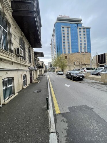 Продаётся 3-комн. вторичка 60 м², м. Сахил, photo 3 from 18