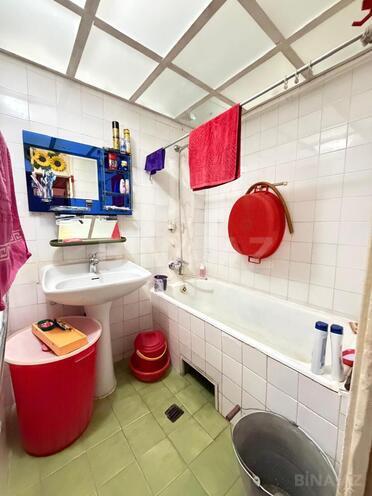 Продаётся 2-комн. вторичка 65 м², м. Ази Асланов, photo 11 from 13