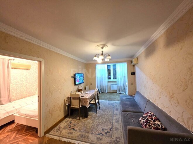 Satılır 2 otaqlı köhnə tikili 55 m², Gənclik m., photo 1 from 13