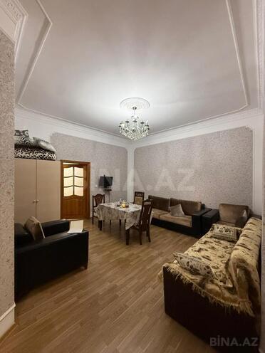 Satılır 4 otaqlı köhnə tikili 75 m², Nəsimi r., photo 1 from 16