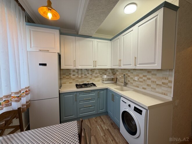 Satılır 2 otaqlı köhnə tikili 75 m², İnşaatçılar m., photo 8 from 15