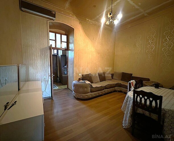 Satılır 3 otaqlı köhnə tikili 60 m², Sahil m., photo 1 from 10