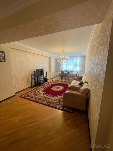 Продаётся 3-комн. новостройка 125 м², м. Иншаатчылар, photo 1 from 9