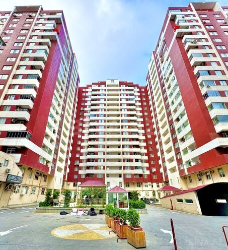 Продаётся 2-комн. новостройка 70 м², м. Кара Караев, photo 1 from 18