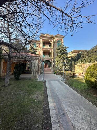 Продаётся 18-комн. дом/дача 1 200 м², м. Гянджлик, photo 1 from 32