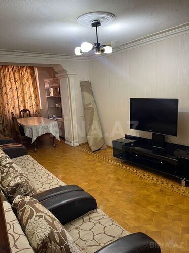 Сдаётся 3-комн. вторичка 75 м², м. Ичеришехер, photo 1 from 12