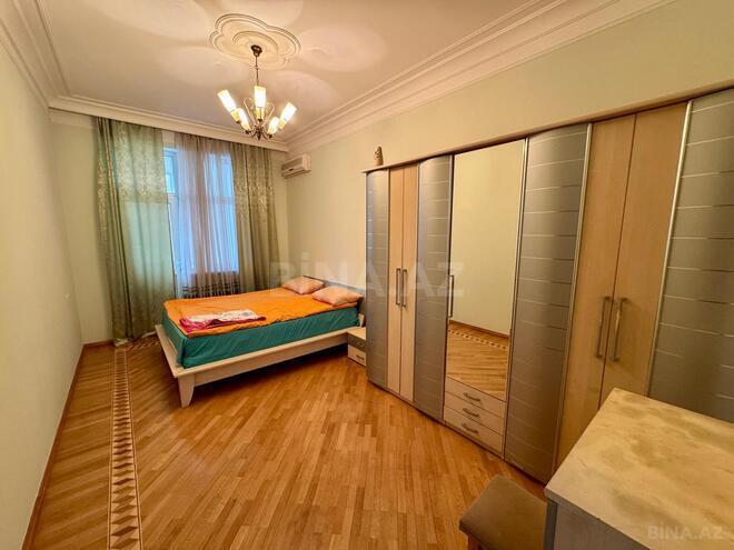Сдаётся 3-комн. новостройка 140 м², м. Низами, photo 17 from 24