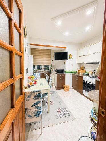 Satılır 4 otaqlı köhnə tikili 114 m², Bakıxanov q., photo 13 from 17